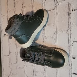 Toddler Size 7 boot gray